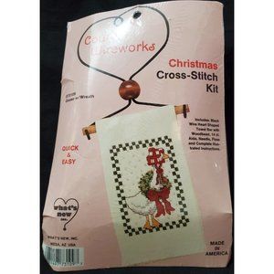 Whats New Country Wireworks GOOSE WITH WREATH Christmas Cross Stitch craft kit